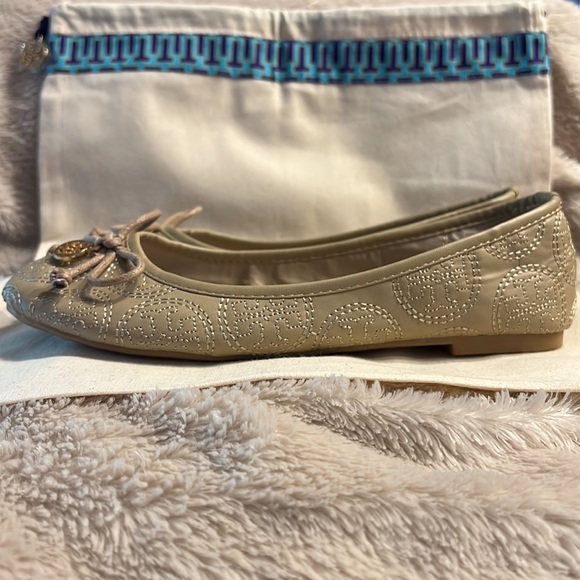 TORY BURCH Chelsea Stitched Logo Ballerina Flats - Picture 3 of 9